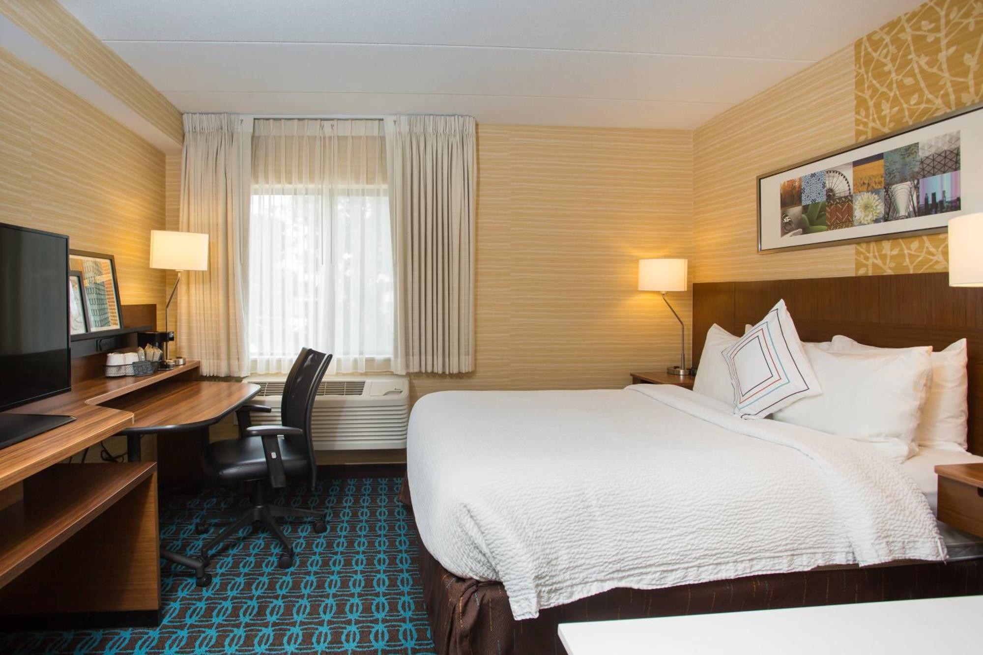 Fairfield Inn Manchester - Boston Regional Airport Екстер'єр фото