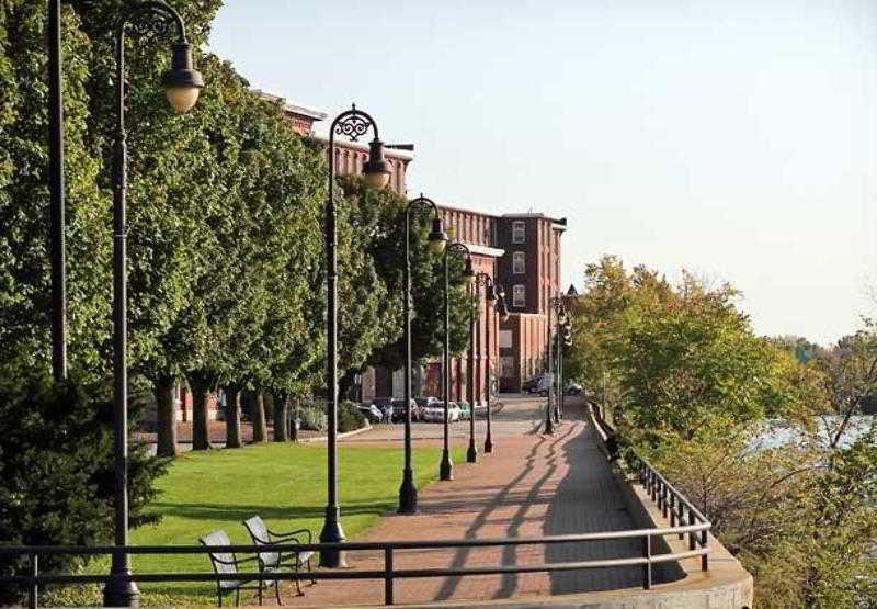 Fairfield Inn Manchester - Boston Regional Airport Екстер'єр фото